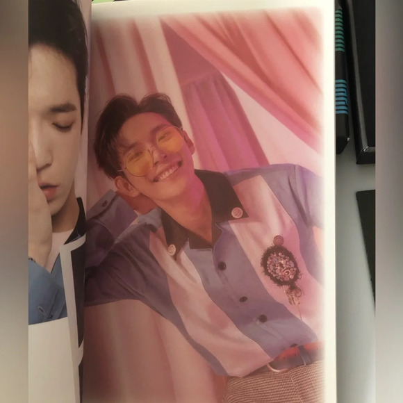 NCT 2018 Empathy Album with Photocard - Picture 6 of 14